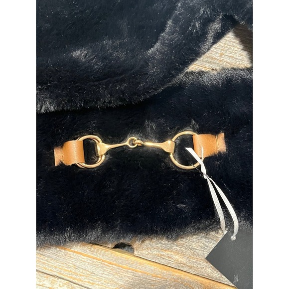 New! Faux‎ Fur faux leather pull through scarf - Picture 3 of 5